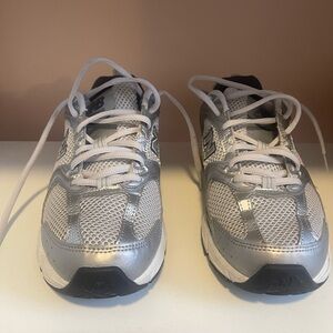 New Balance 530 sneakers